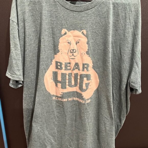 Cleveland Metroparks Zoo Bear Hug Shirt 3XL — Short Sleeve Tee - Picture 1 of 3